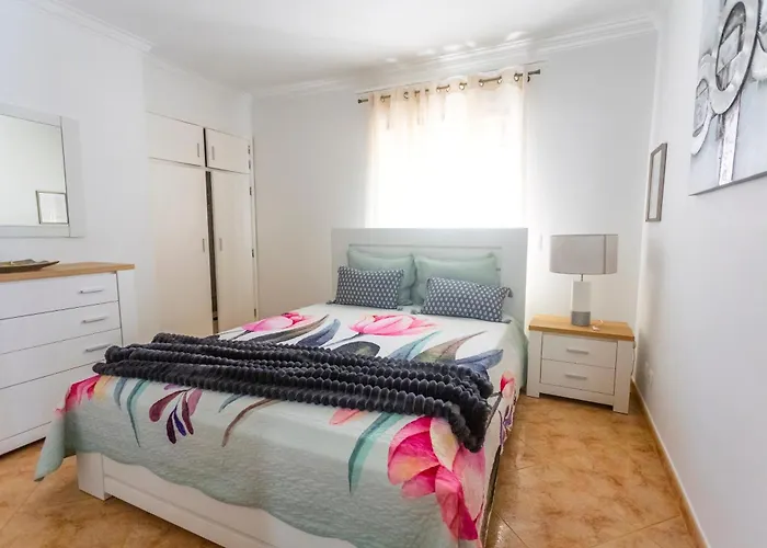 Moradia Valdemar * Назаре